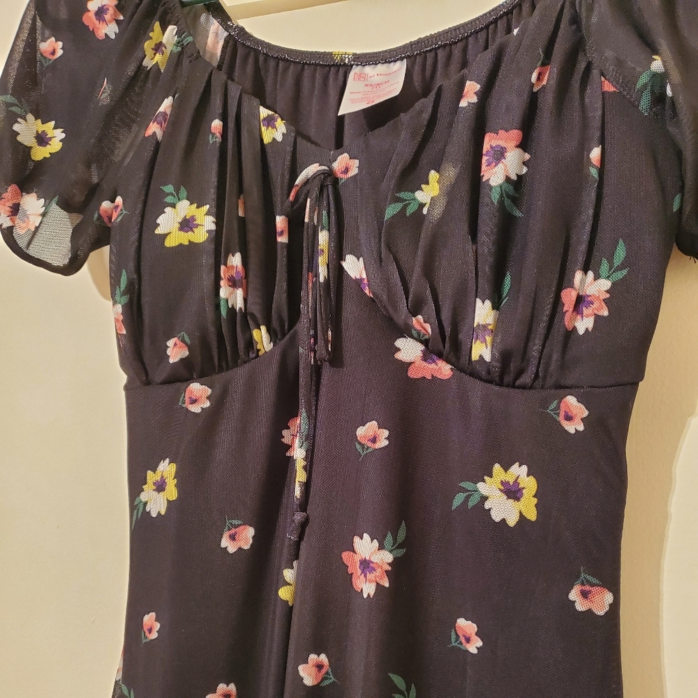 Dress - Picture 2 of 4